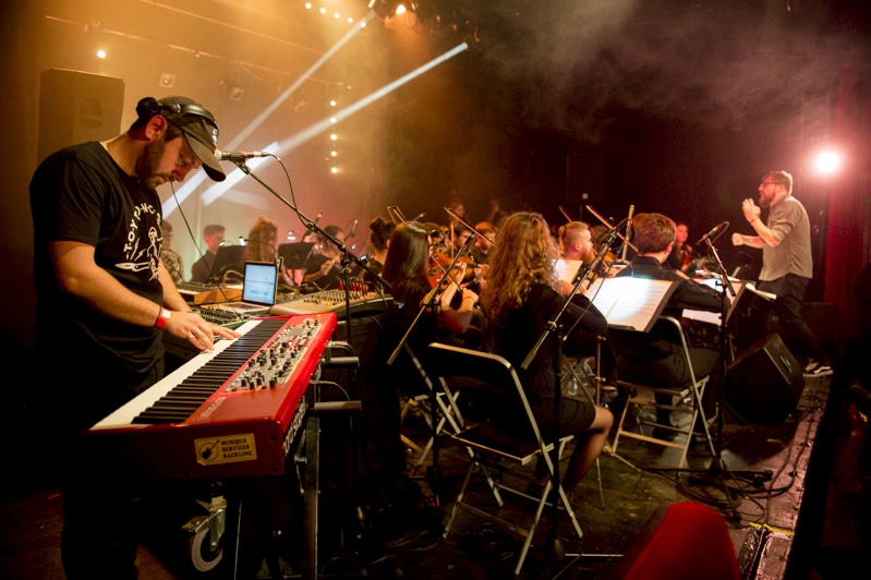 Concert <i>L'isdaT invite Mangabey</i> au Rex de Toulouse © Franck Alix, nov. 2019 Concert <i>L'isdaT invite Mangabey</i> au Rex de Toulouse © Franck Alix, nov. 2019